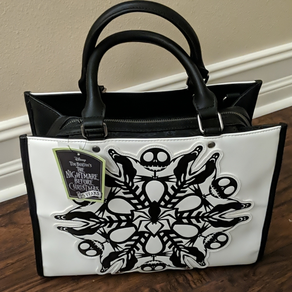 NWT LE Nightmare Before Christmas Snowflake Purse